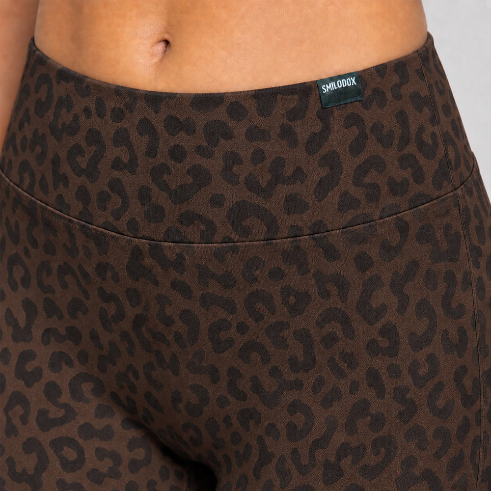 LEO Capri Leggings Velvara