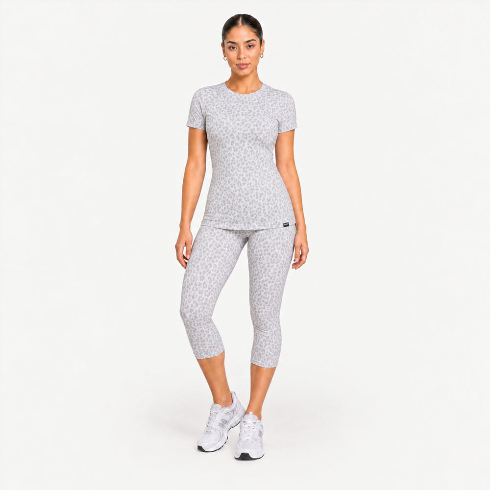 LEO Capri Leggings Velvara