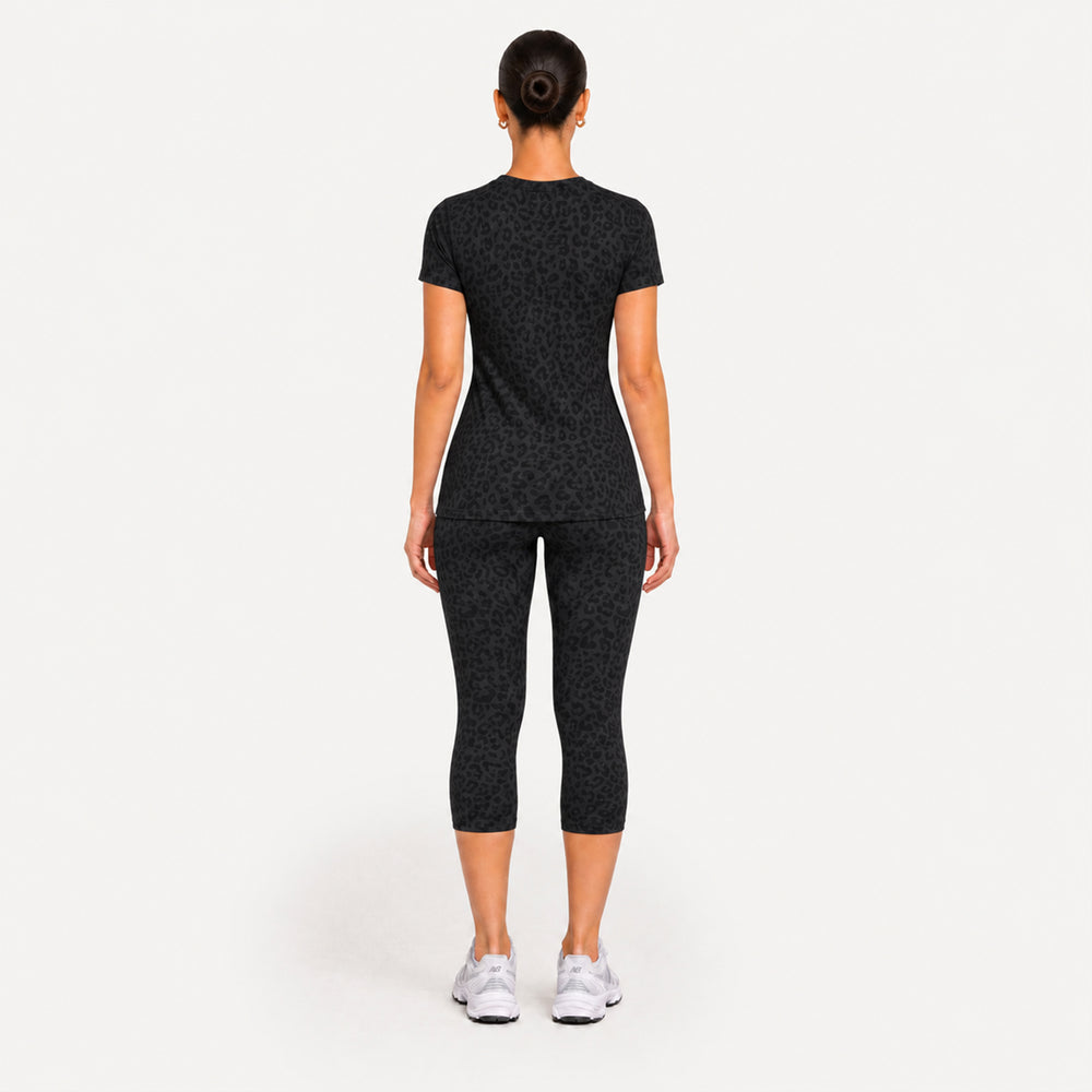 LEO Capri Leggings Velvara