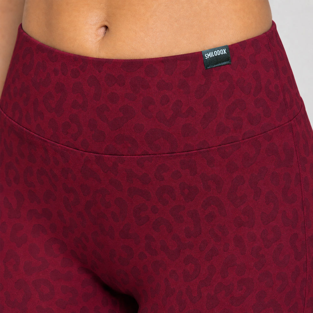 LEO Capri Leggings Velvara